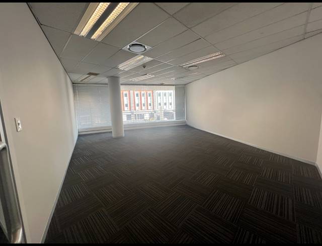 695M² OFFICE TO LET IN ROSEBANK